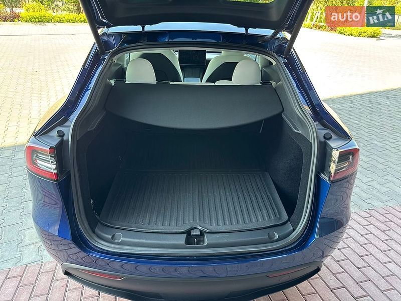 Внедорожник / Кроссовер Tesla Model Y 2024 в Ровно