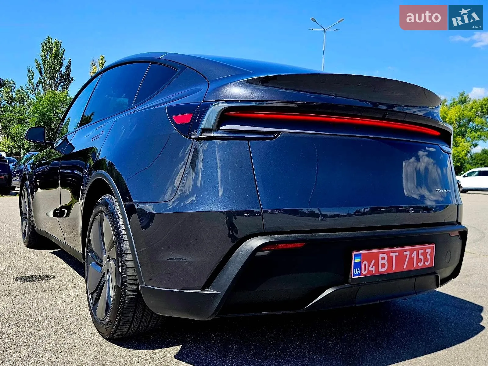 2025 Tesla Model Y - мініатюра 8