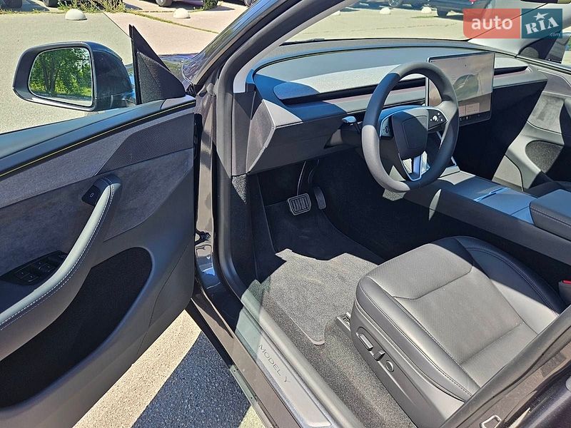 Внедорожник / Кроссовер Tesla Model Y 2025 в Днепре