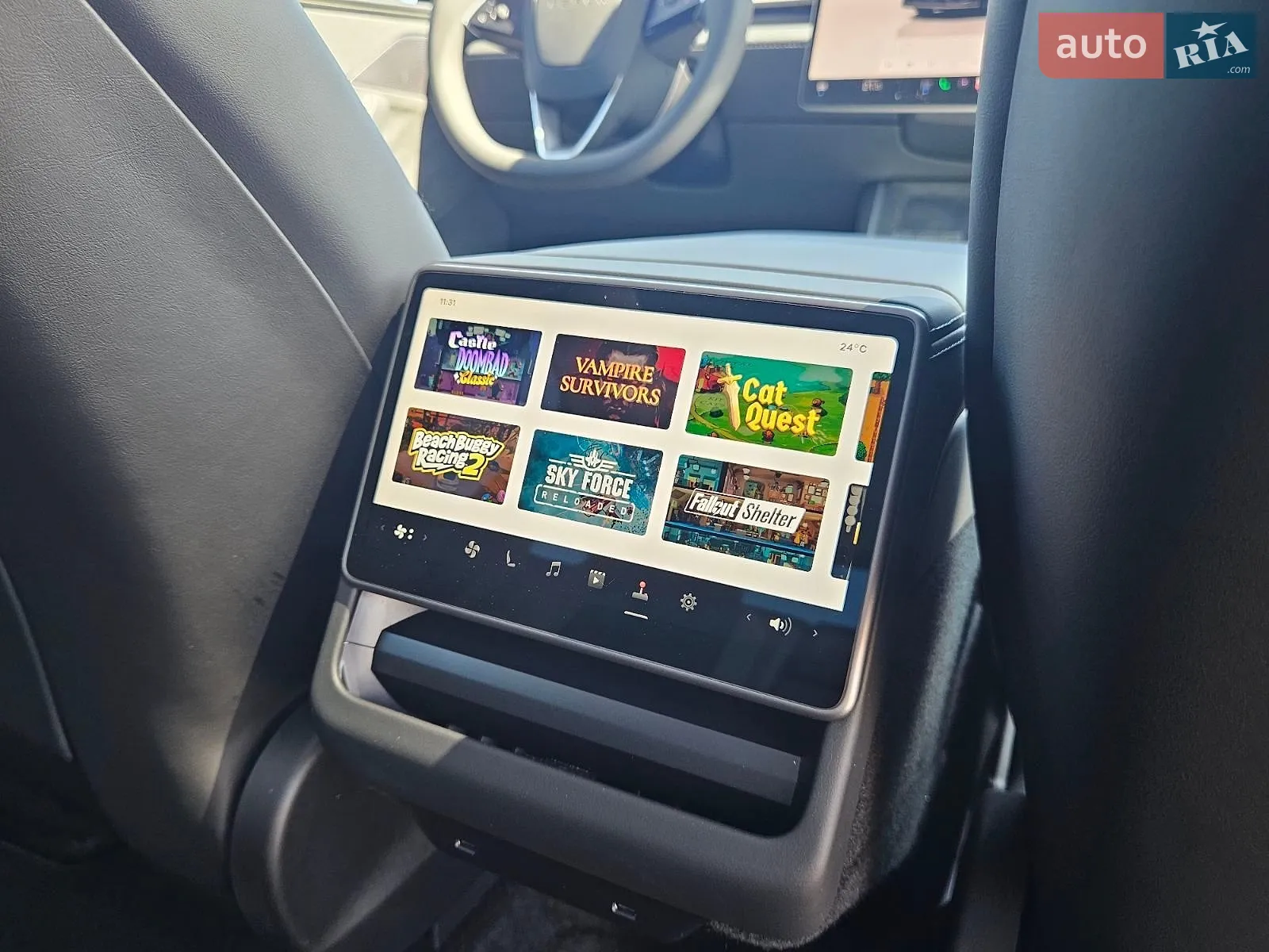 2025 Tesla Model Y - мініатюра 27