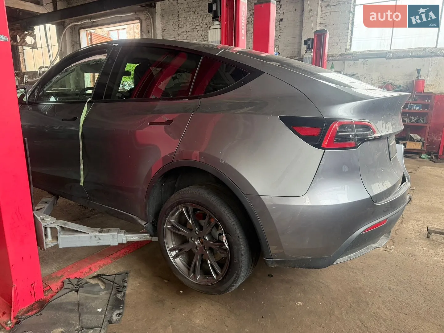 2024 Tesla Model Y - мініатюра 3