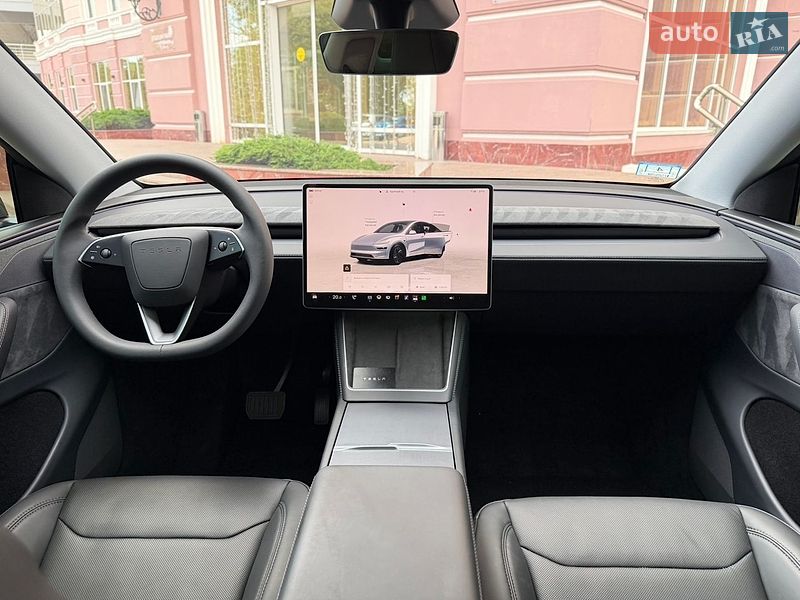 Позашляховик / Кросовер Tesla Model Y 2025 в Одесі фото 32 Позашляховик / Кросовер Tesla Model Y 2025 в Одесі