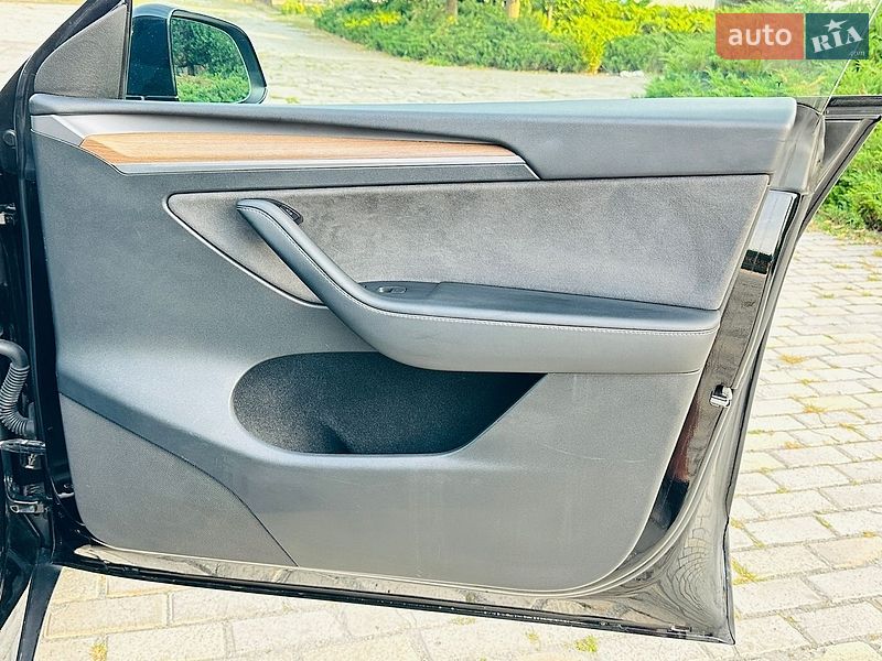 Позашляховик / Кросовер Tesla Model Y 2023 в Білій Церкві фото 24 Позашляховик / Кросовер Tesla Model Y 2023 в Білій Церкві