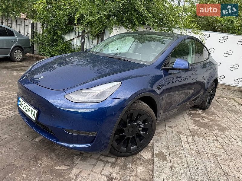 Tesla Model Y 2023