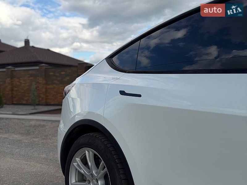 Позашляховик / Кросовер Tesla Model Y 2022 в Харкові