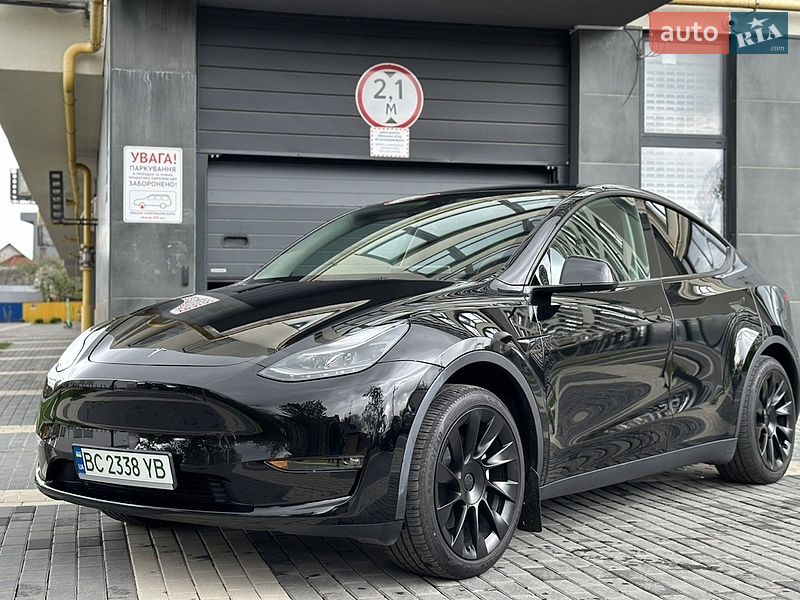 Внедорожник / Кроссовер Tesla Model Y 2023 в Львове