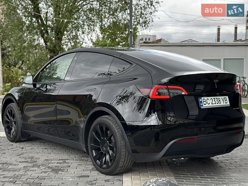 Внедорожник / Кроссовер Tesla Model Y 2023 в Львове