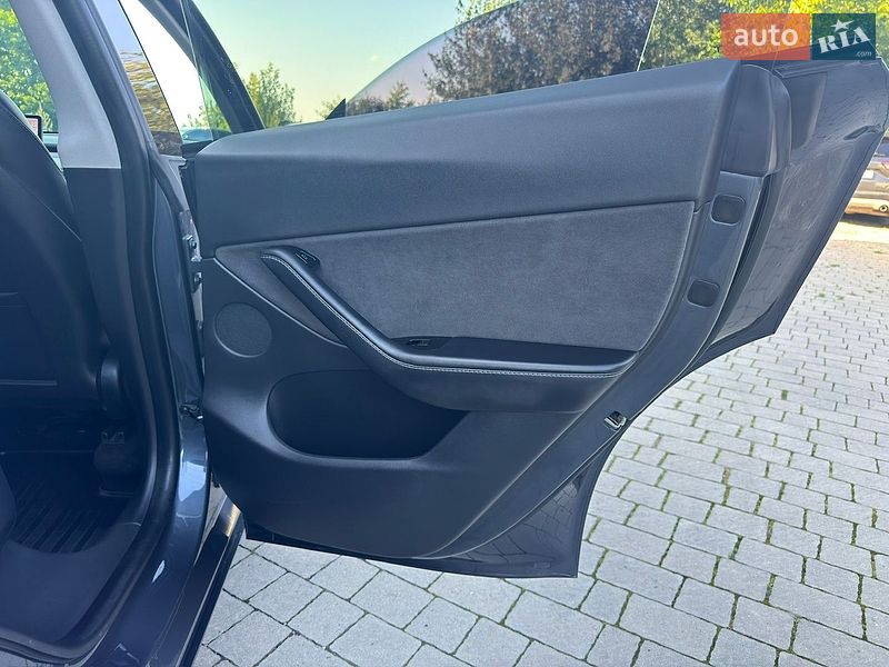 Внедорожник / Кроссовер Tesla Model Y 2020 в Ивано-Франковске