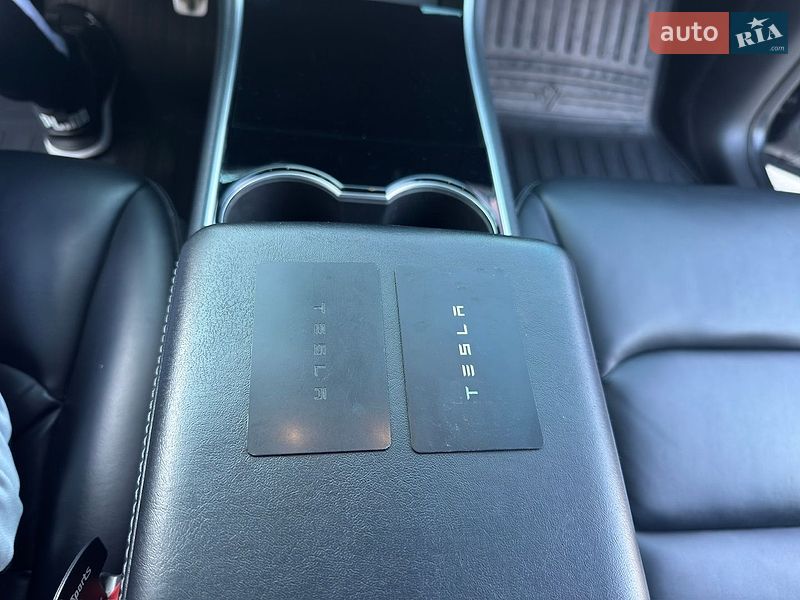 Внедорожник / Кроссовер Tesla Model Y 2020 в Ивано-Франковске