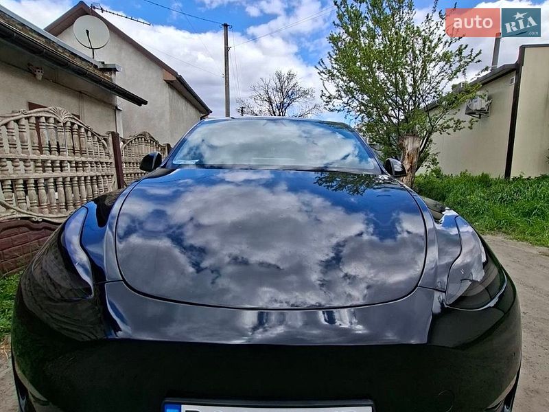 Tesla Model Y 2021