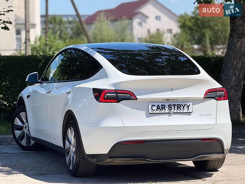 Позашляховик / Кросовер Tesla Model Y 2021 в Стрию