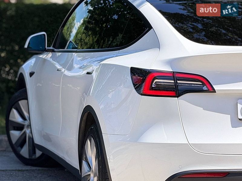 Позашляховик / Кросовер Tesla Model Y 2021 в Стрию