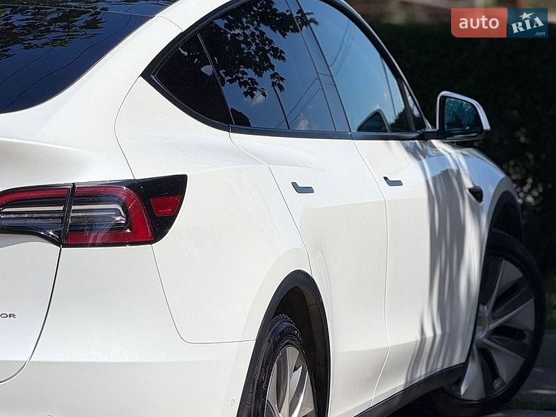 Позашляховик / Кросовер Tesla Model Y 2021 в Стрию