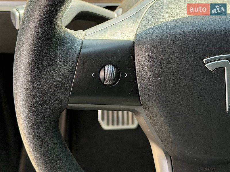 Позашляховик / Кросовер Tesla Model Y 2021 в Стрию