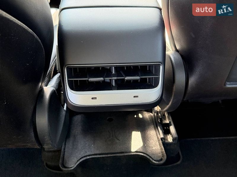 Позашляховик / Кросовер Tesla Model Y 2021 в Стрию фото 41 Позашляховик / Кросовер Tesla Model Y 2021 в Стрию