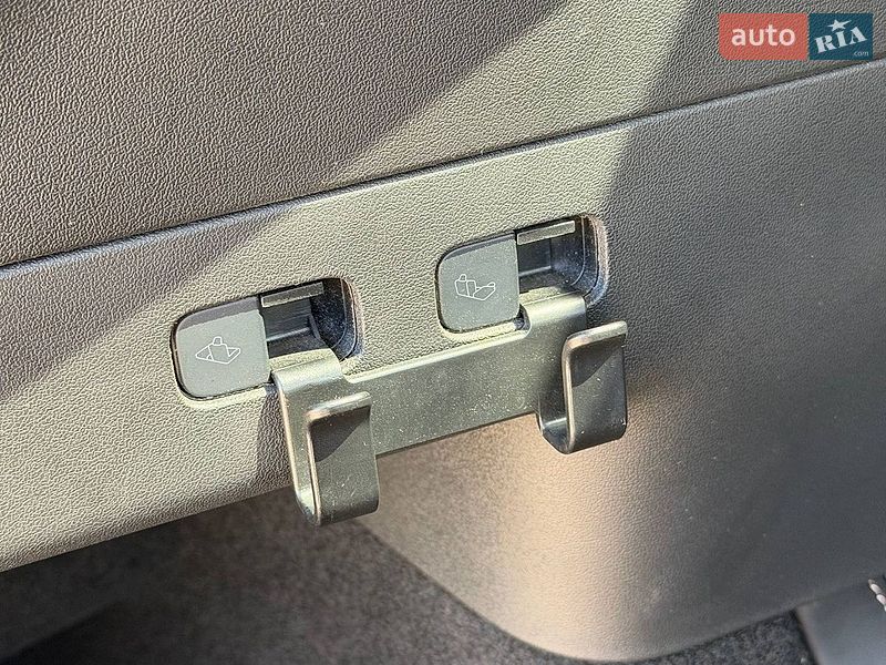Позашляховик / Кросовер Tesla Model Y 2021 в Стрию фото 44 Позашляховик / Кросовер Tesla Model Y 2021 в Стрию