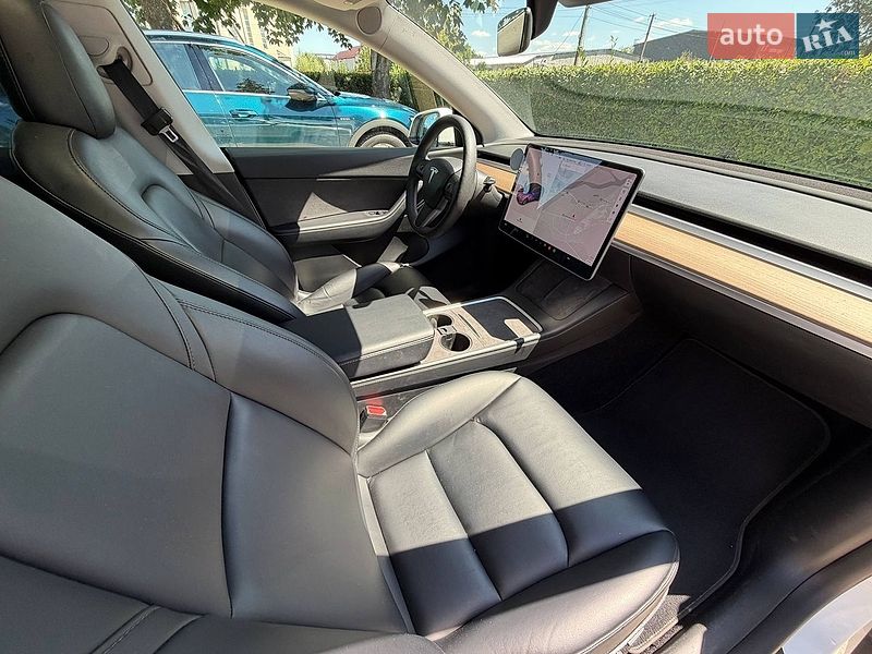 Позашляховик / Кросовер Tesla Model Y 2021 в Стрию