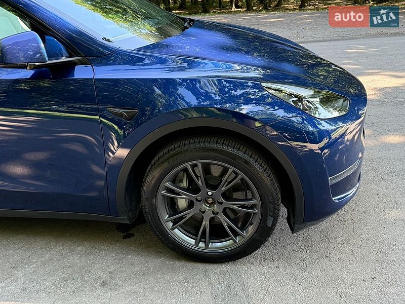 Позашляховик / Кросовер Tesla Model Y 2024 в Львові