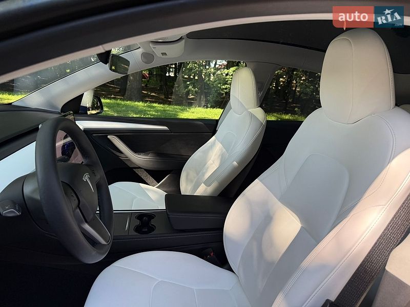 Позашляховик / Кросовер Tesla Model Y 2024 в Львові