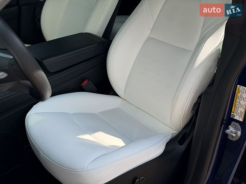 Внедорожник / Кроссовер Tesla Model Y 2023 в Киеве