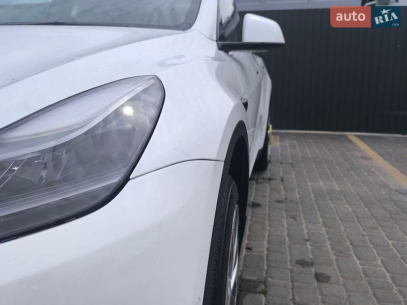 Позашляховик / Кросовер Tesla Model Y 2022 в Жашківу