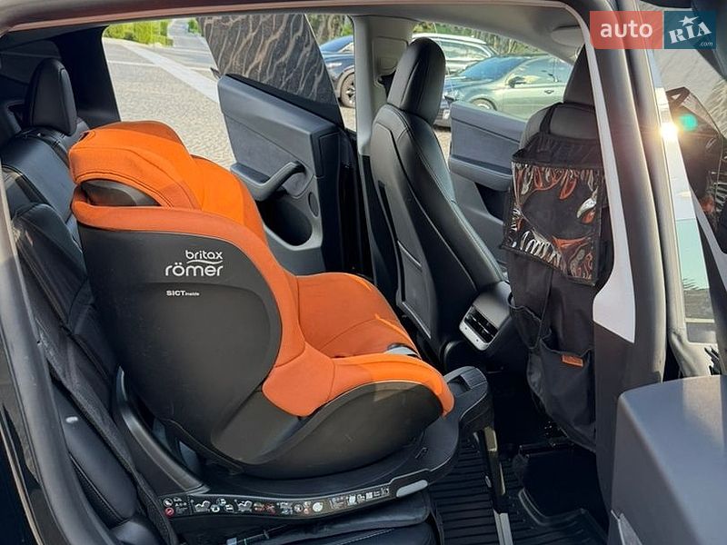 Внедорожник / Кроссовер Tesla Model Y 2022 в Днепре