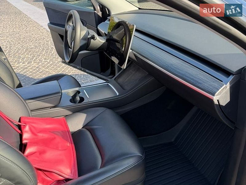 Внедорожник / Кроссовер Tesla Model Y 2022 в Днепре