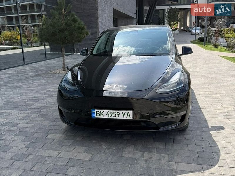 Tesla Model Y 2022