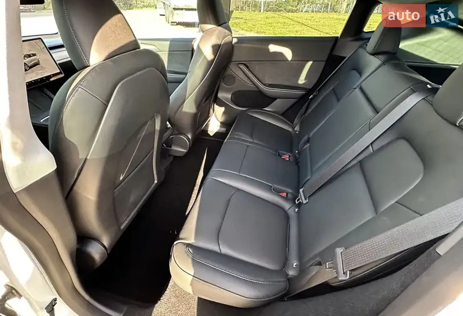 2022 Tesla Model Y - мініатюра 11