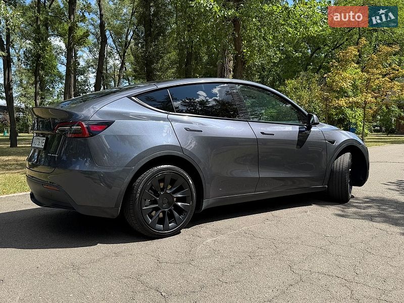 Позашляховик / Кросовер Tesla Model Y 2023 в Києві фото 8 Позашляховик / Кросовер Tesla Model Y 2023 в Києві