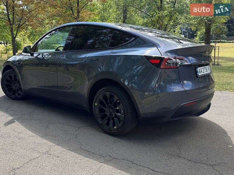 Позашляховик / Кросовер Tesla Model Y 2023 в Києві фото 40 Позашляховик / Кросовер Tesla Model Y 2023 в Києві