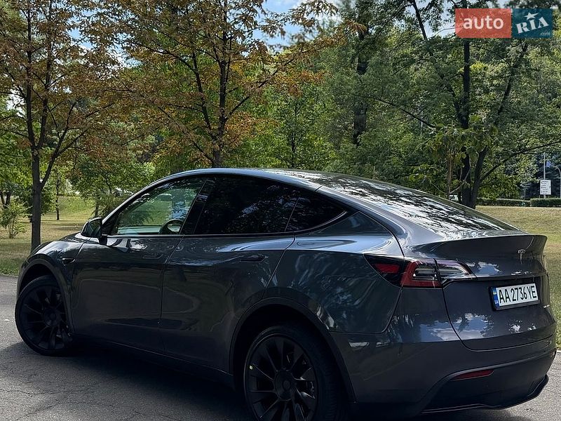 Позашляховик / Кросовер Tesla Model Y 2023 в Києві