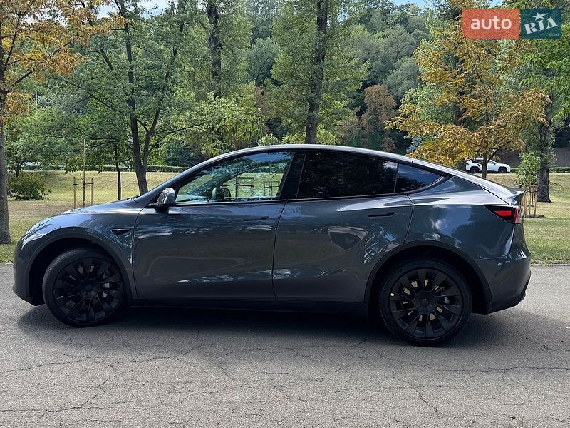 Позашляховик / Кросовер Tesla Model Y 2023 в Києві фото 43 Позашляховик / Кросовер Tesla Model Y 2023 в Києві