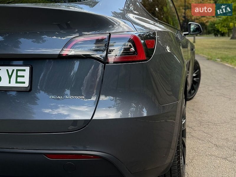 Позашляховик / Кросовер Tesla Model Y 2023 в Києві
