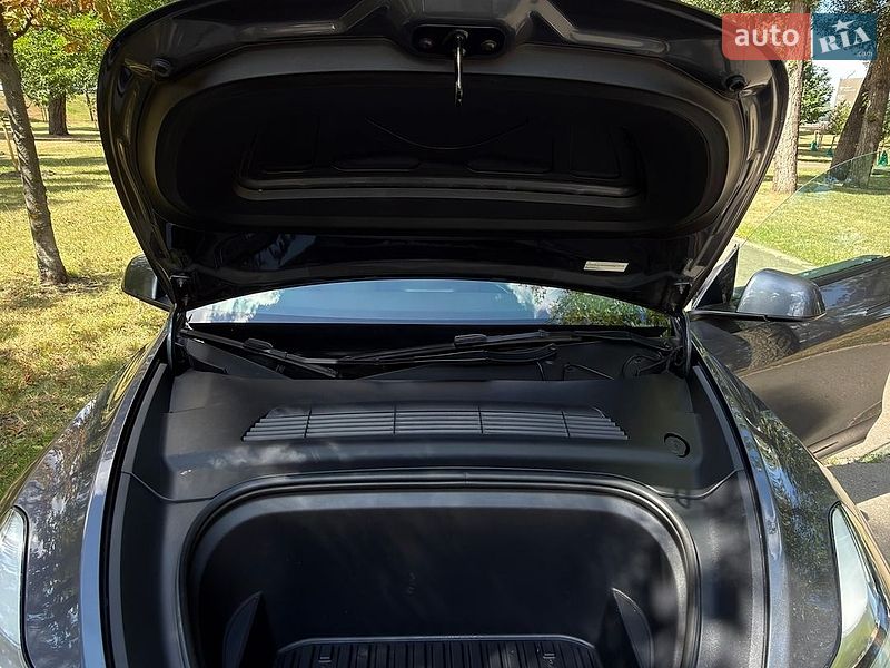 Позашляховик / Кросовер Tesla Model Y 2023 в Києві