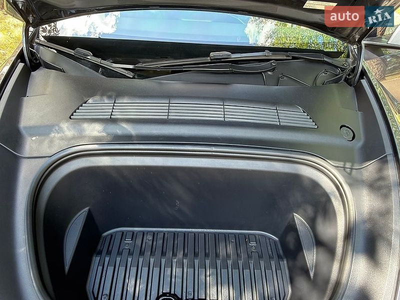 Позашляховик / Кросовер Tesla Model Y 2023 в Києві фото 57 Позашляховик / Кросовер Tesla Model Y 2023 в Києві