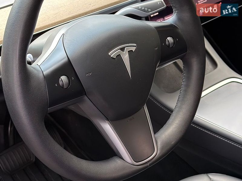 Позашляховик / Кросовер Tesla Model Y 2023 в Києві