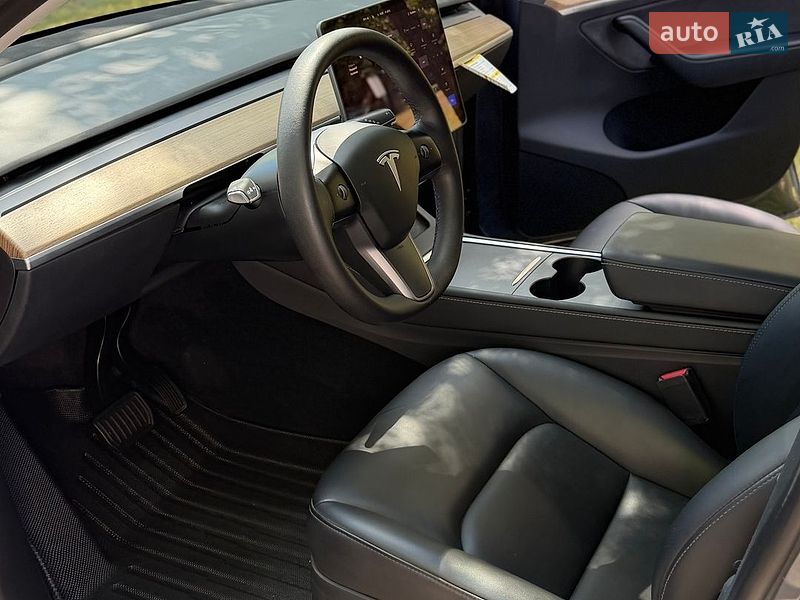 Позашляховик / Кросовер Tesla Model Y 2023 в Києві