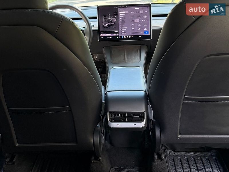 Позашляховик / Кросовер Tesla Model Y 2023 в Києві