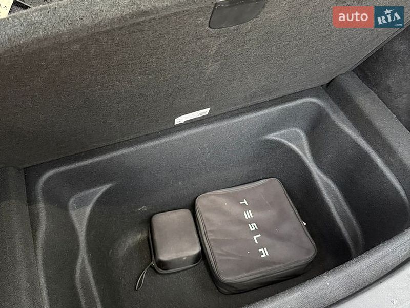 Позашляховик / Кросовер Tesla Model Y 2021 в Києві