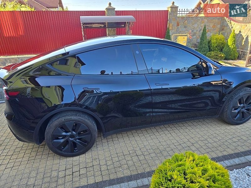 Позашляховик / Кросовер Tesla Model Y 2024 в Трускавці