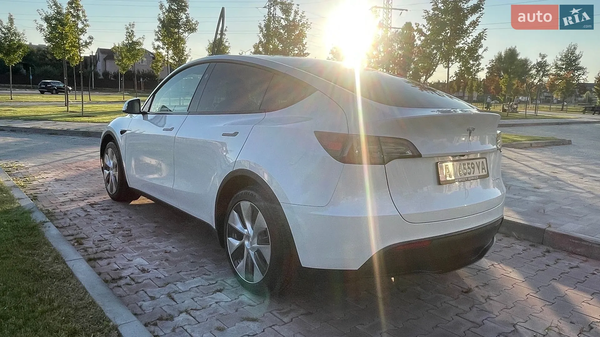 2024 Tesla Model Y - мініатюра 19