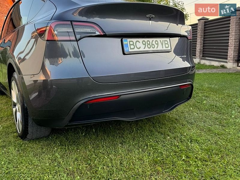 Внедорожник / Кроссовер Tesla Model Y 2023 в Дрогобыче