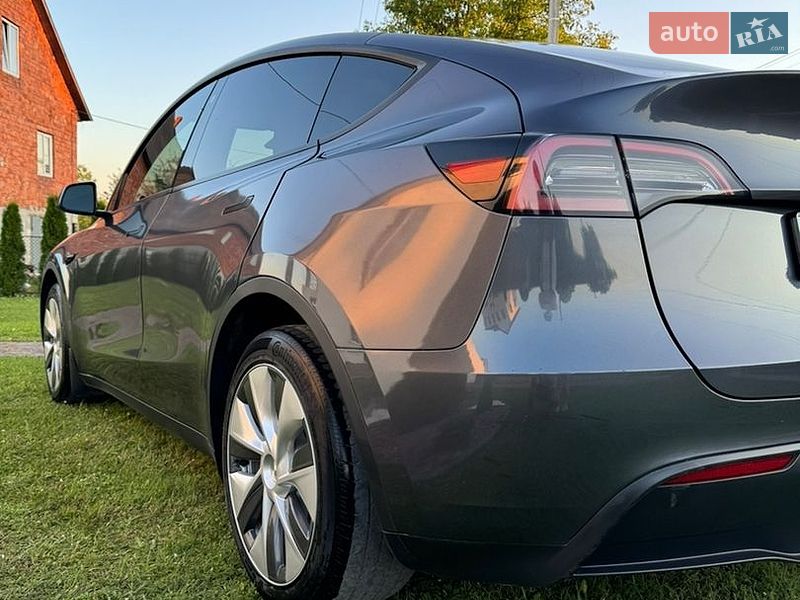 Внедорожник / Кроссовер Tesla Model Y 2023 в Дрогобыче