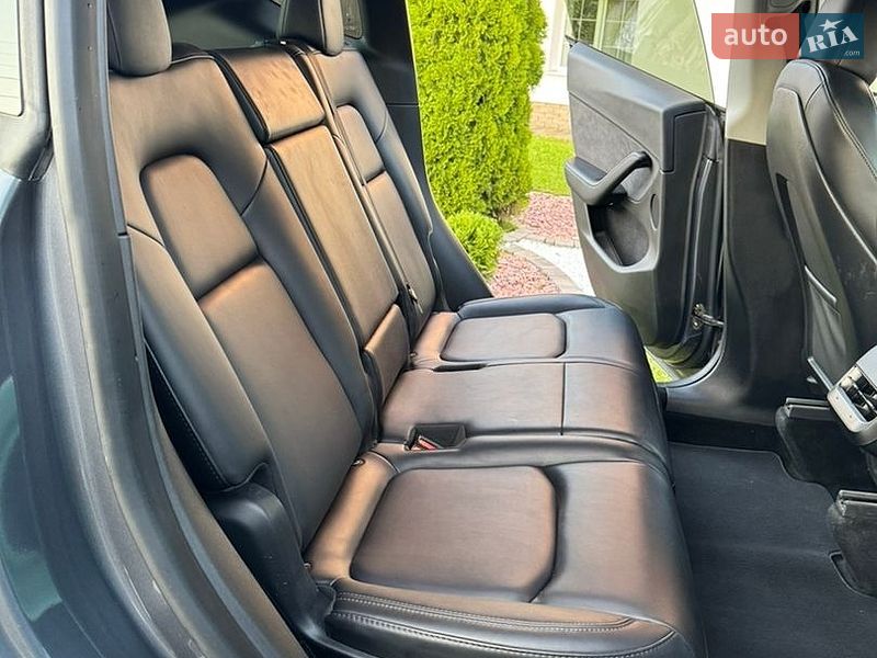 Внедорожник / Кроссовер Tesla Model Y 2023 в Дрогобыче