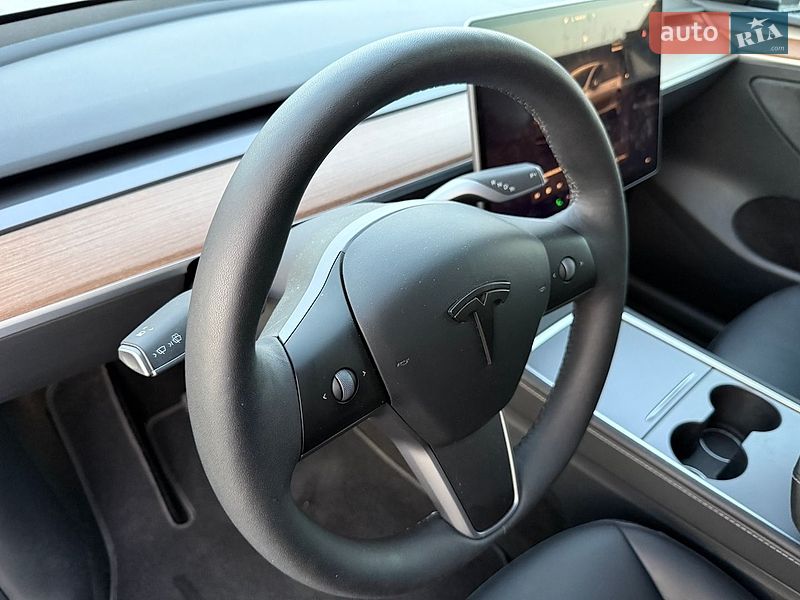 Внедорожник / Кроссовер Tesla Model Y 2024 в Львове