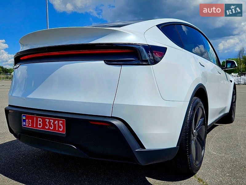 Позашляховик / Кросовер Tesla Model Y 2025 в Дніпрі