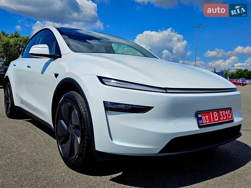 Позашляховик / Кросовер Tesla Model Y 2025 в Дніпрі