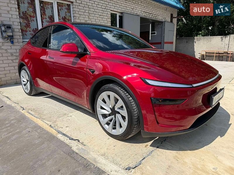 Tesla Model Y, фото з оголошення