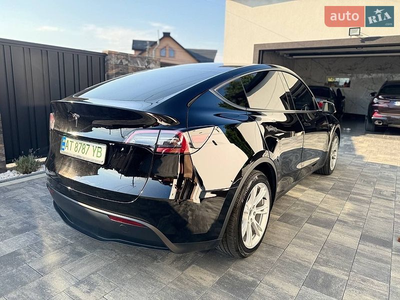 Внедорожник / Кроссовер Tesla Model Y 2023 в Ивано-Франковске